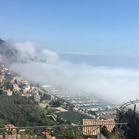Baina Menton
